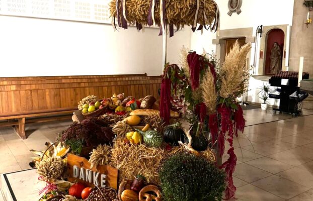 Erntedankgottesdienst auf dem Hof
